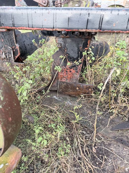 Плуг 3 Корпусний