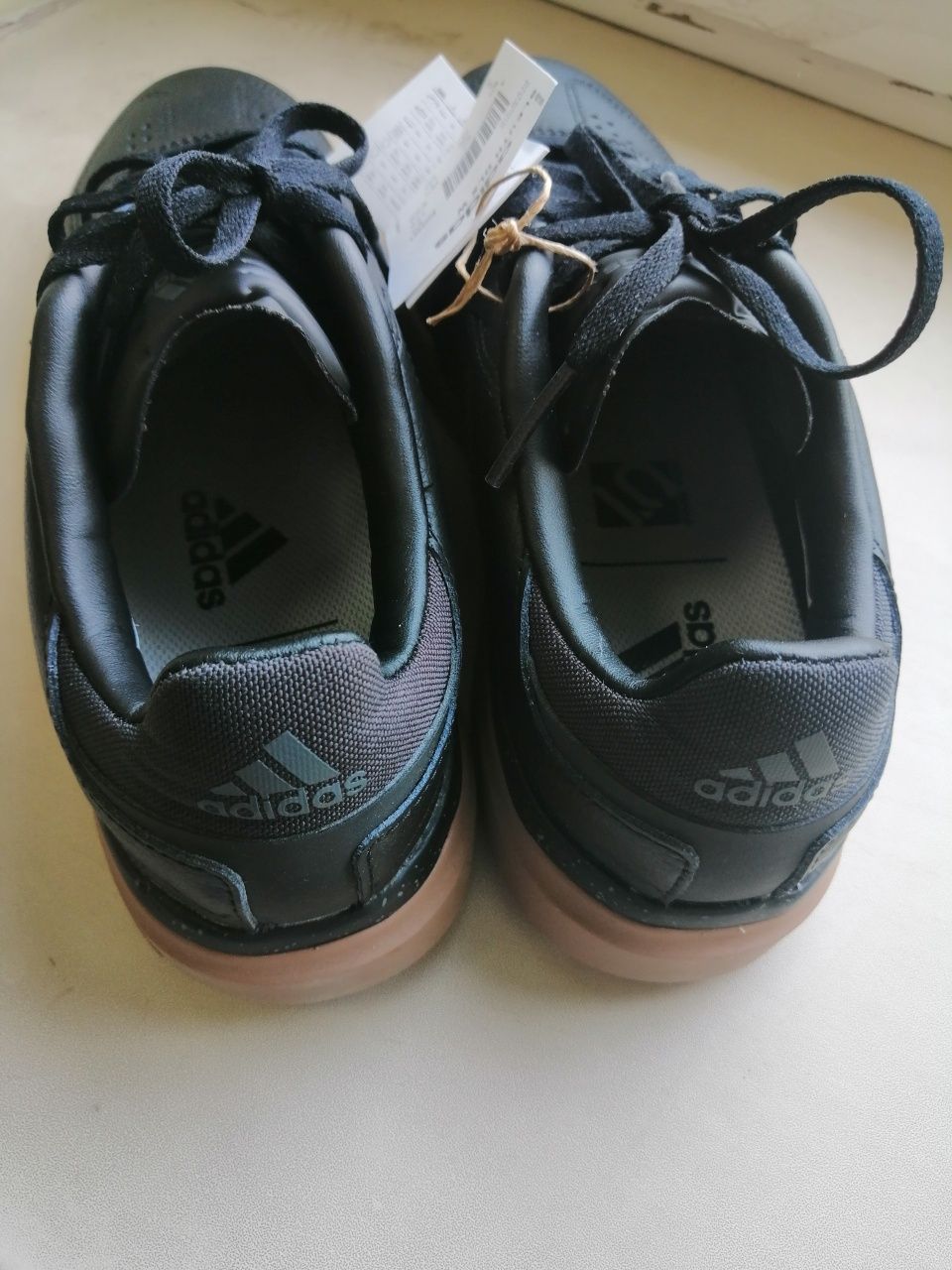 Нові чорні кросівки, кеди оригінал Adidas, розмір 38