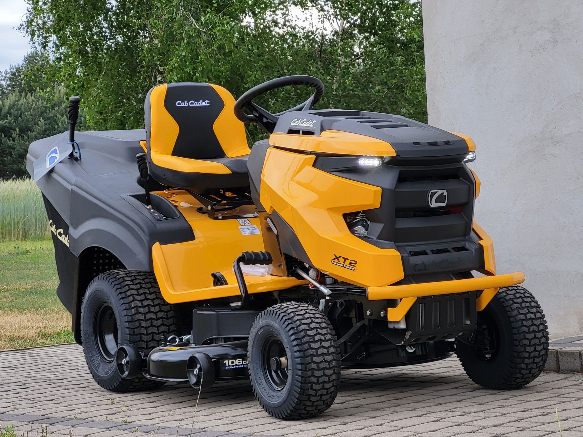 Cub Cadet XT2 QR106 V2 Kawasaki 24KM Traktorek Kosiarka duży GRATIS