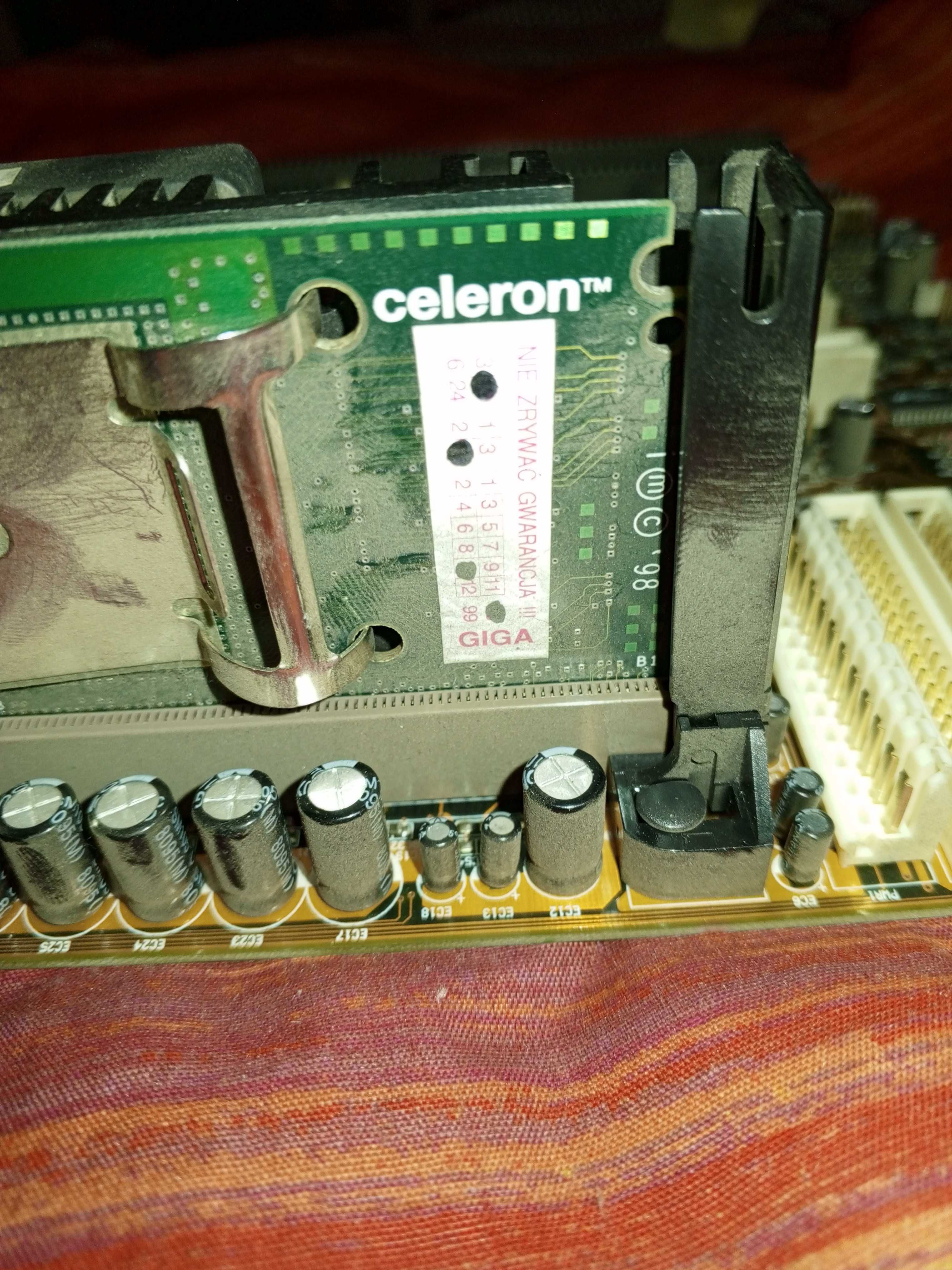 Płyta główna Amibios 686 z procesor Celeron z 1997r