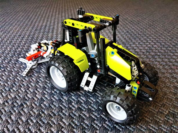 LEGO® Technic 9393: Tractor NOVIDADE