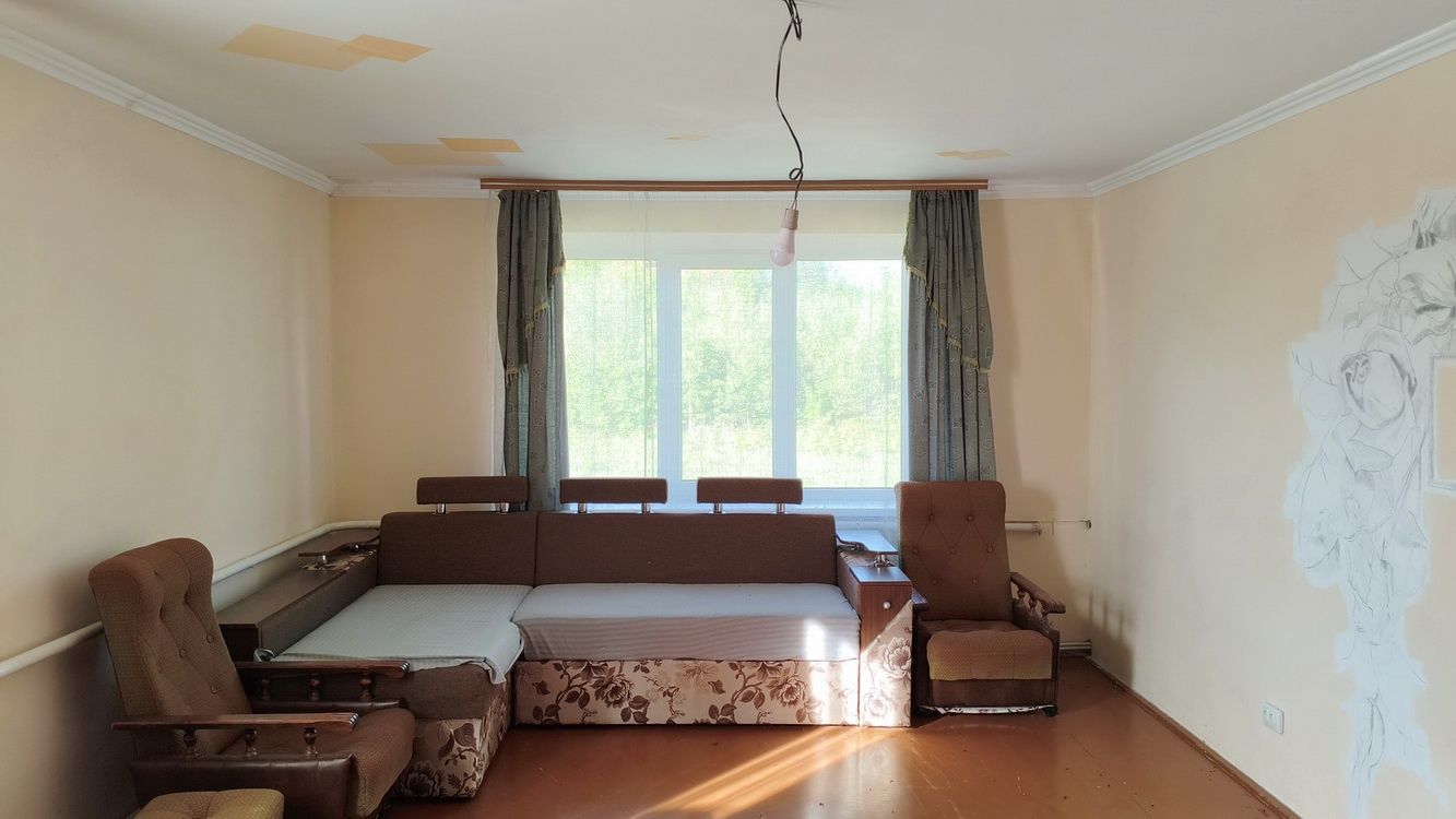 Продається 3-кім. квартира в самому центрі с.Станькова