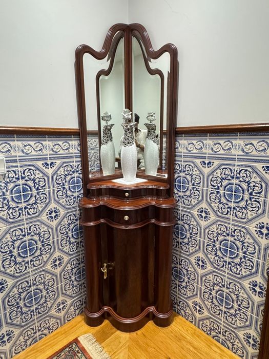 Móvel de canto (jarra nao incuida)