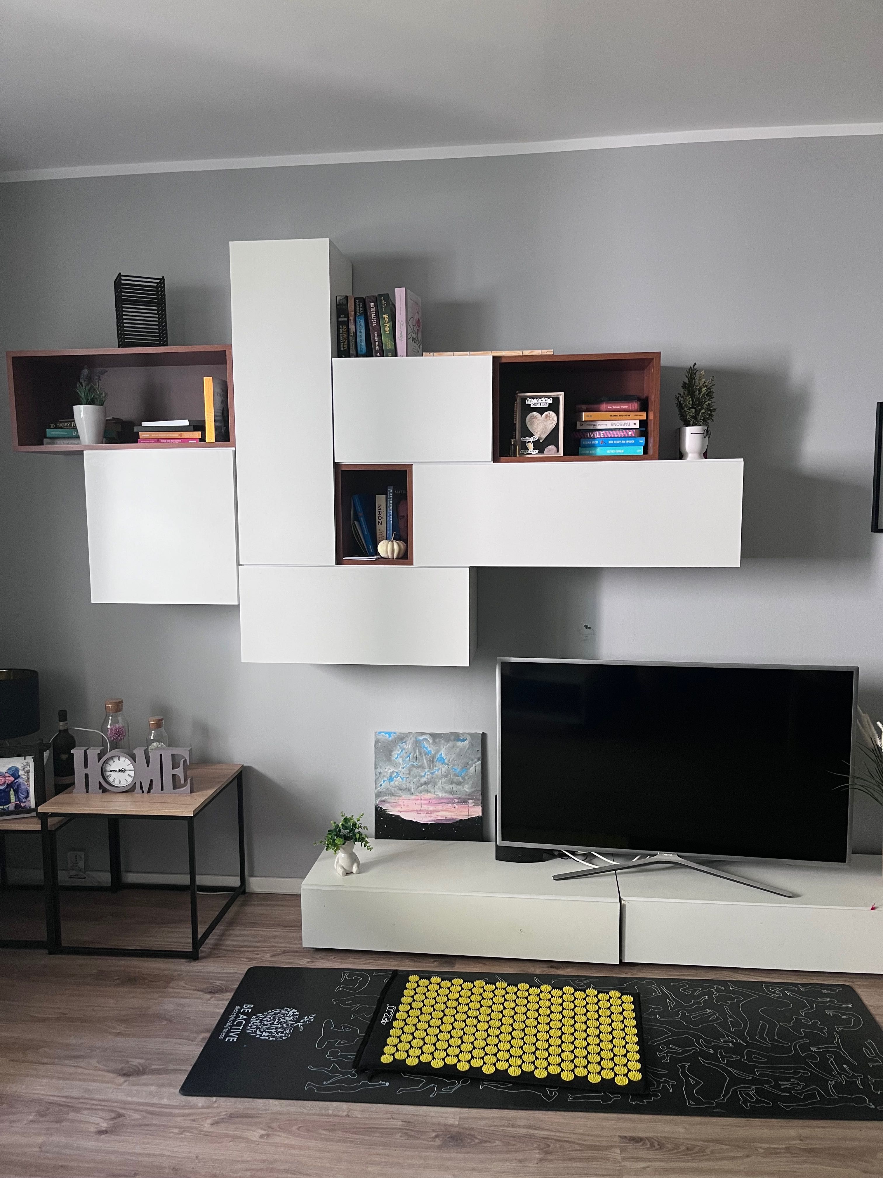 Meble do salonu białe