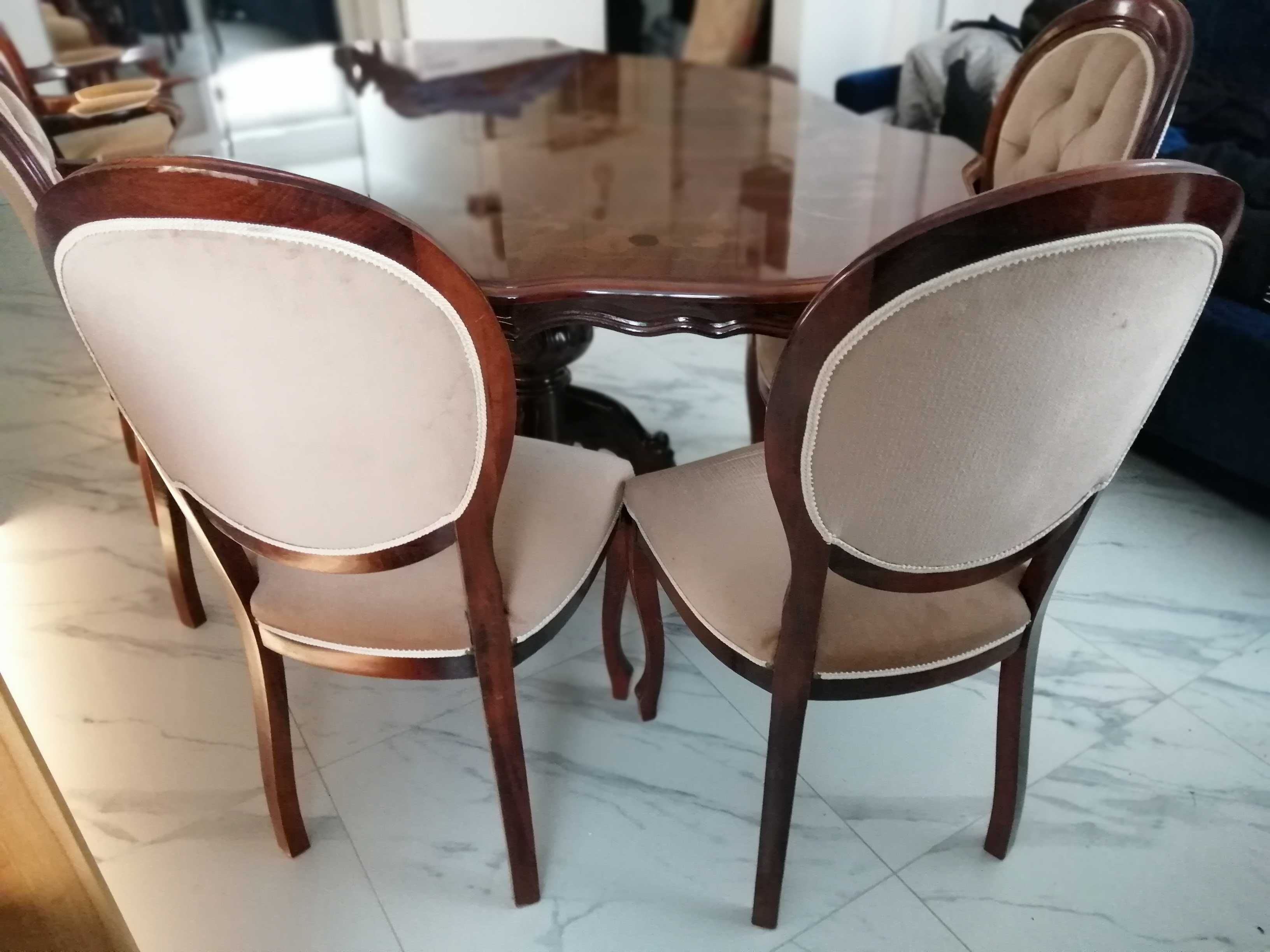 Stół z krzesłami - styl ludwikowskim
