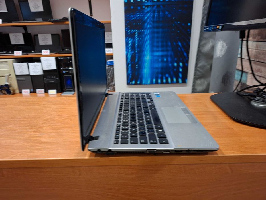 Laptop Samsung Intel SSD Windows 11