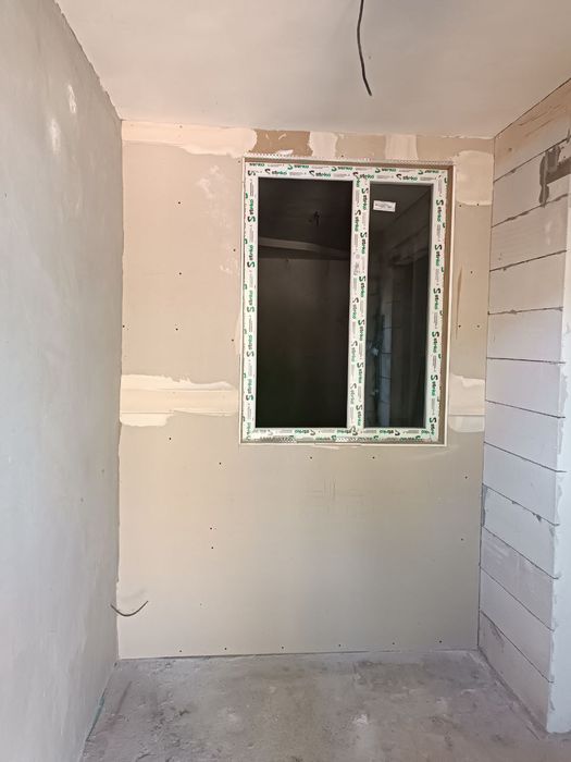 Продам 2-кімнатну квартиру на землі (вул. Кам'яномостівська)