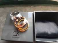 Anel original Calvin Klein, tricolor,n/embalagem original, nunca usado