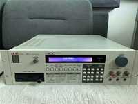 Sampler Akai S900