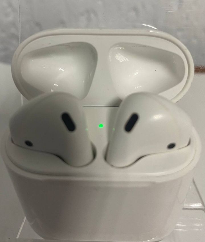 Наушники APPLE AirPods 2 кейс
A1602