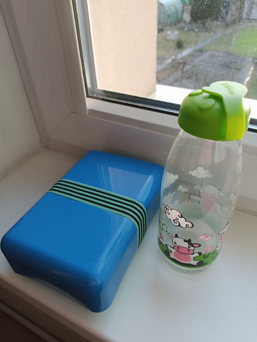 Zestaw śniadaniowy lunchbox i butelka
