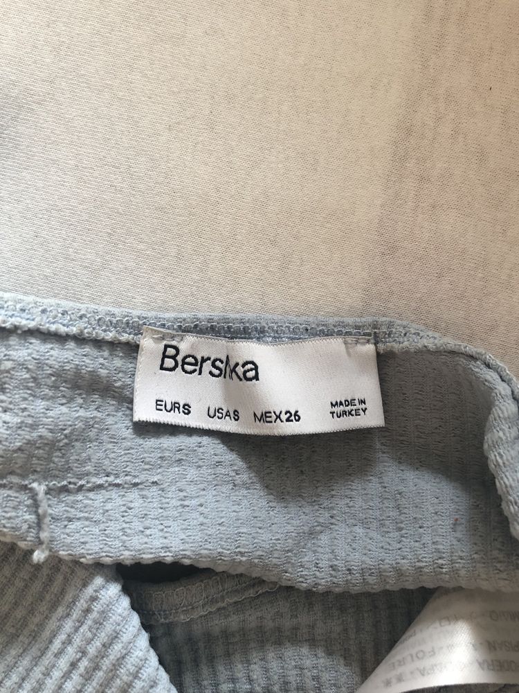 Niebieski, baby blue crop top | Bershka