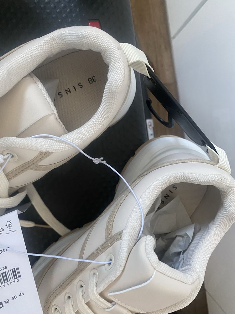 Sneakersy nowe r.38