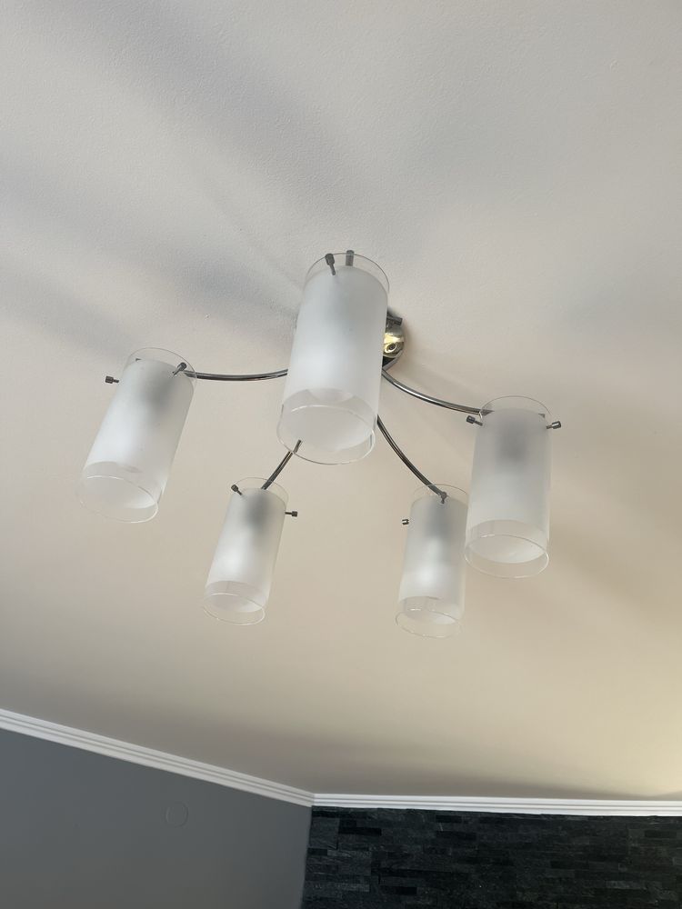 Sprzedam lampy do salonu cały komplet