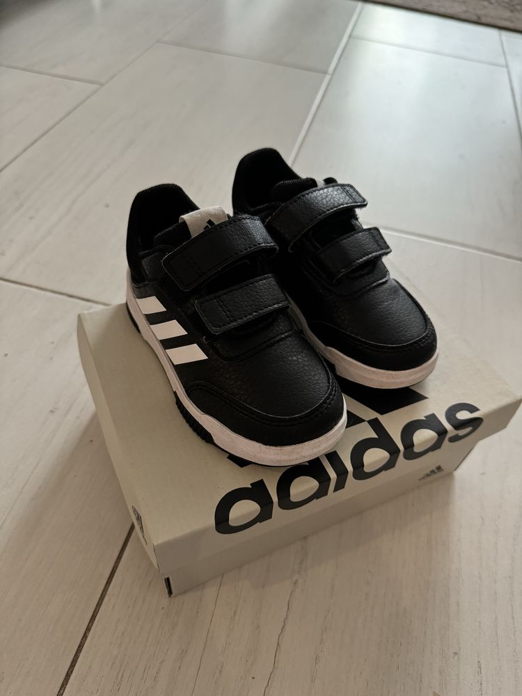 Кросівки adidas