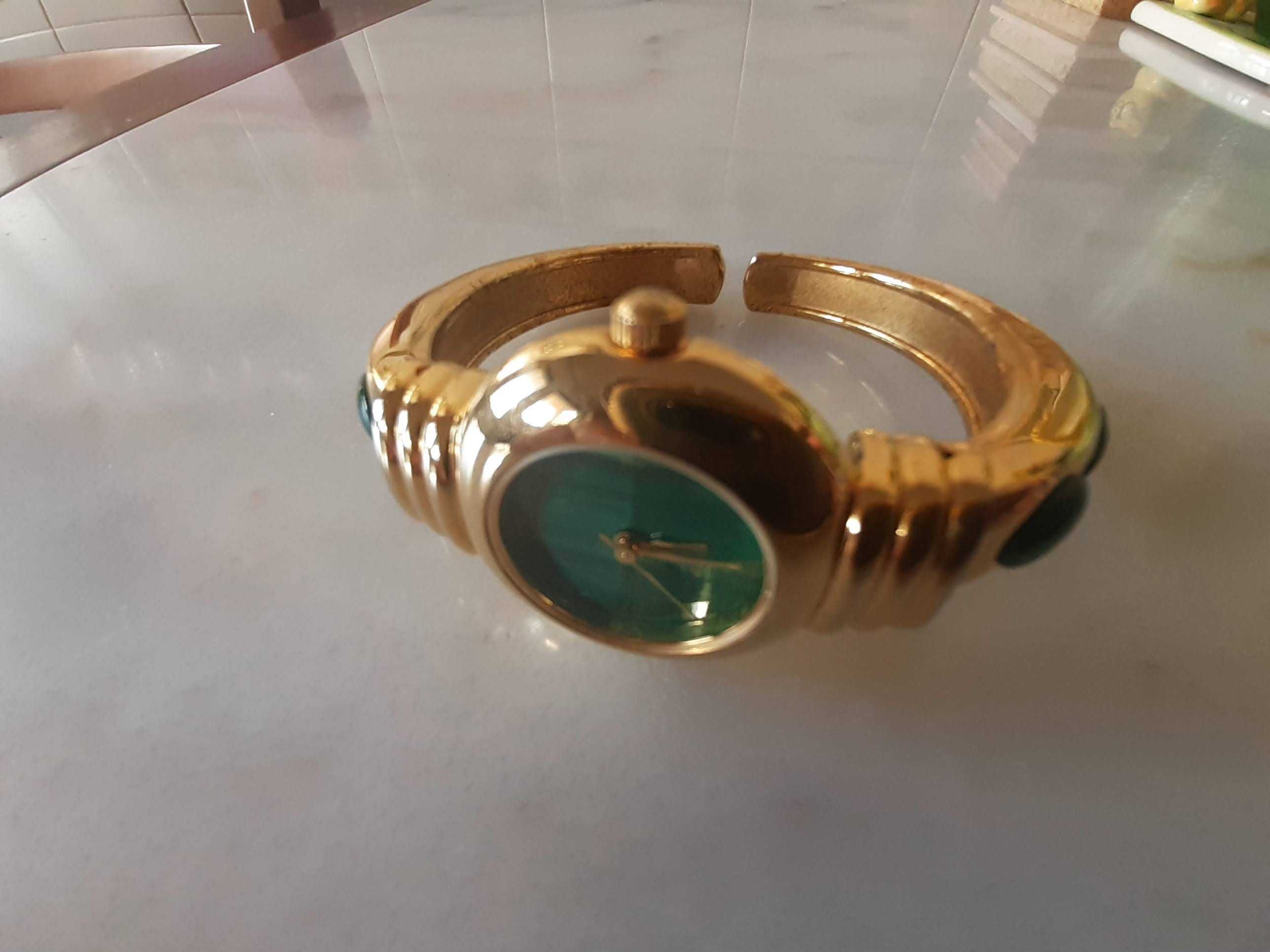 Relógio feminino, vintage,aço dourado+pedras semipreciosas,c/novo
