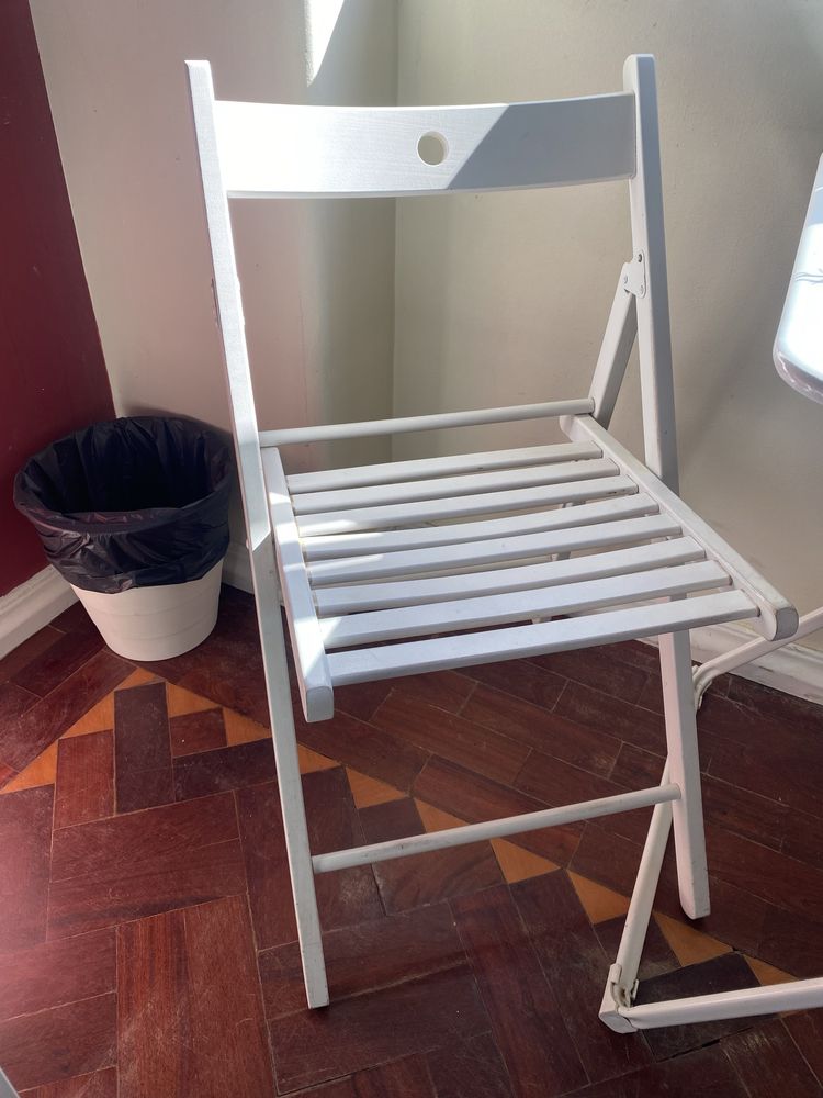 Mesa de jardim com cadeiras