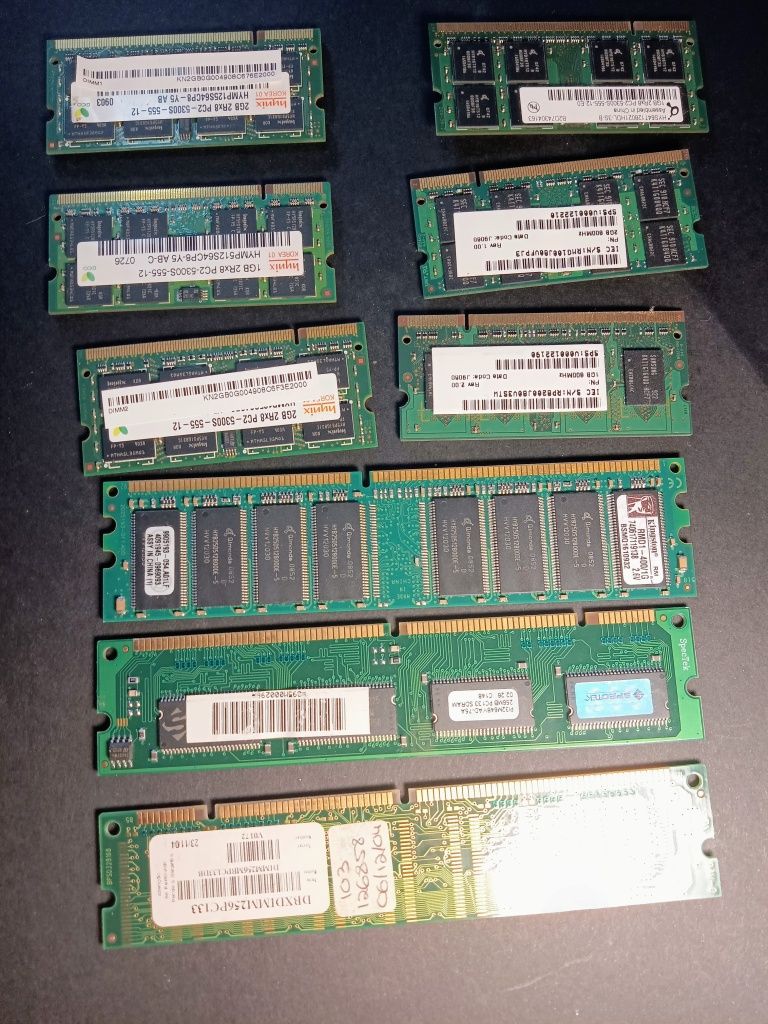 Placas de RAM para PC e portátil. Tudo por 9 euros