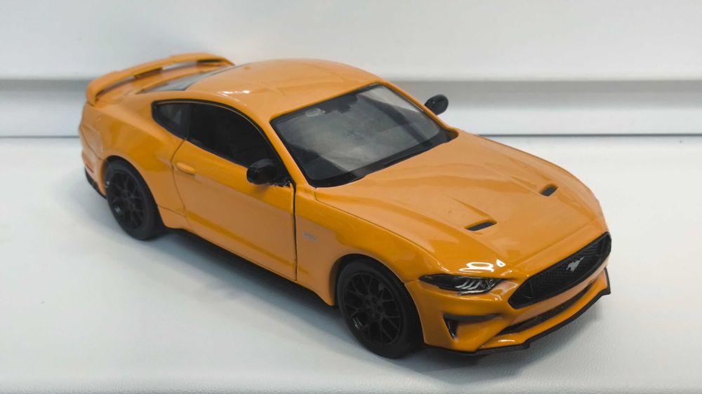 Модель, машинка Ford Mustang GT 2018 1.24 Motormax