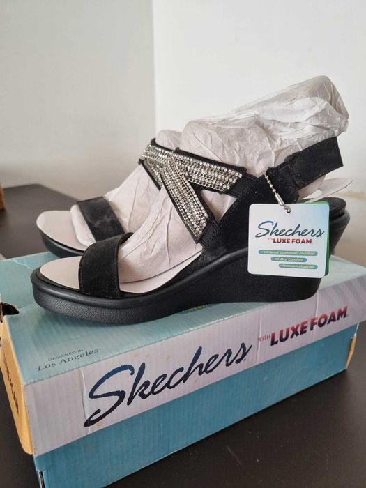 Sandalias skechers tamanho 37