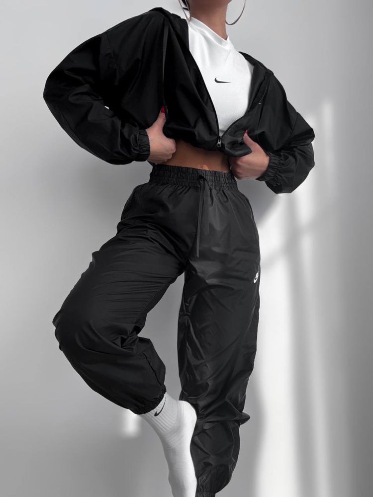 Женский спортивный костюм Nike 3ка футболка+ветровка+штаны 42-52 Плащ