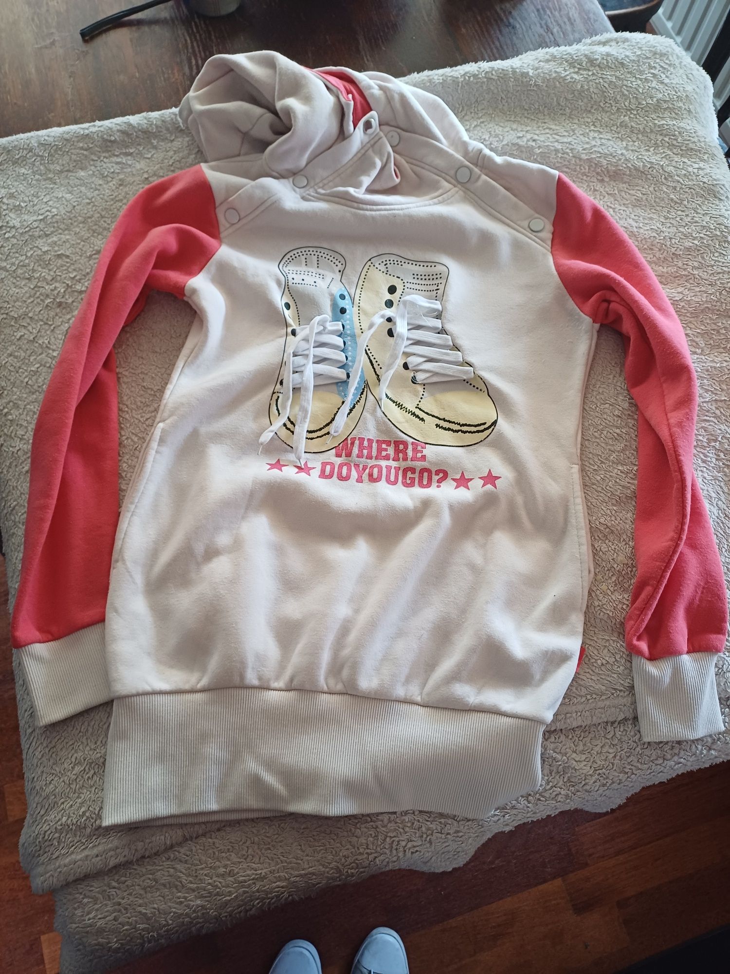 Bluza używana z kapturem LHD rozmiar S 
Widoczne zmechacenia, szczegól