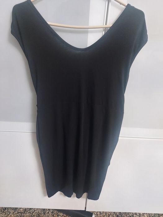 Plisowana sukienka ciążowa