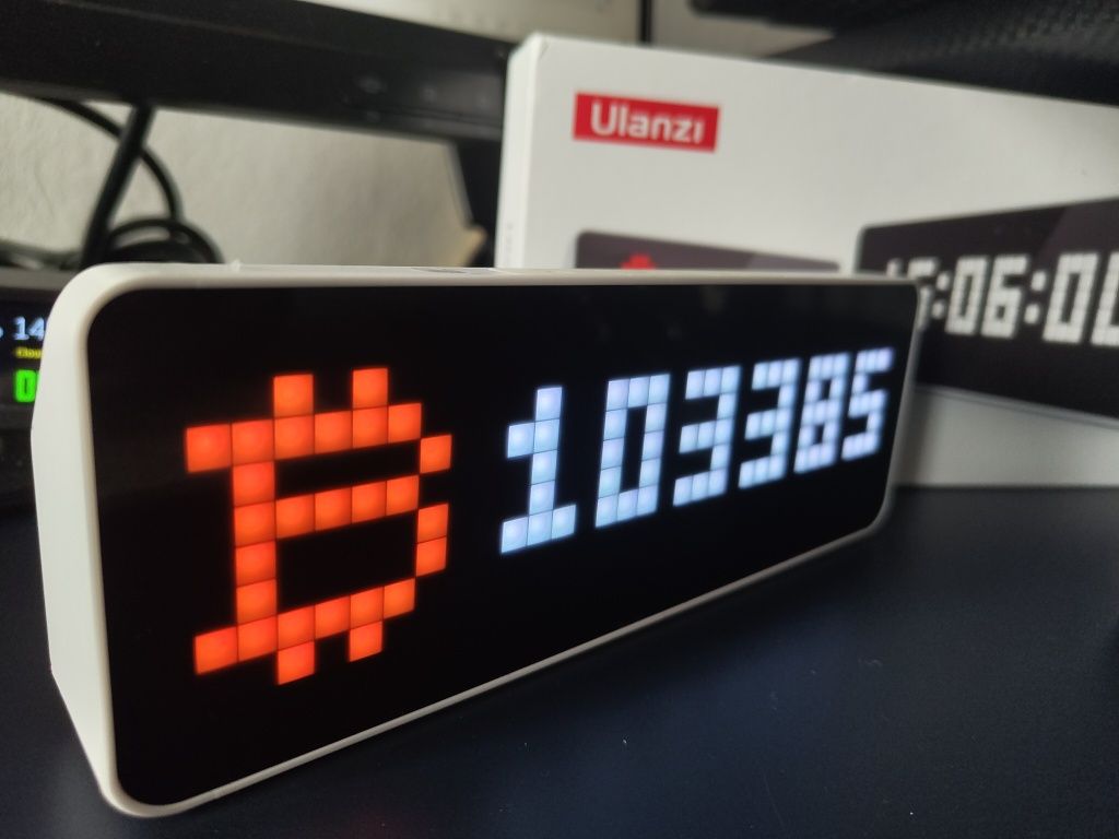 Zegar biurkowy ULANZI TC001 Smart Pixel Clock