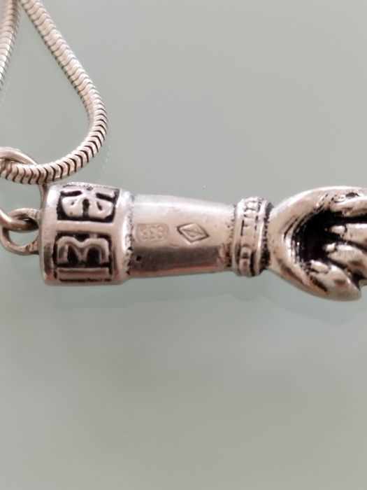 Lindo collar em prata