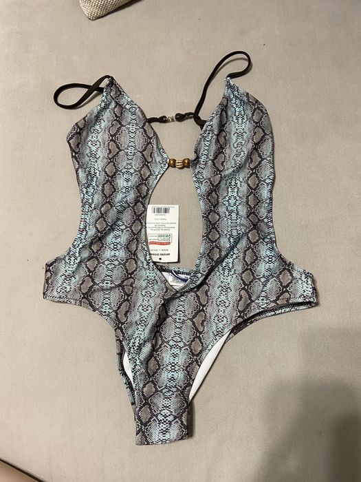 Купальник. Суцільний купальник