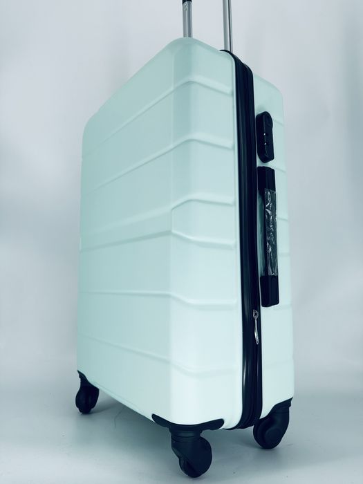 Nowa walizka średnia L miętowa