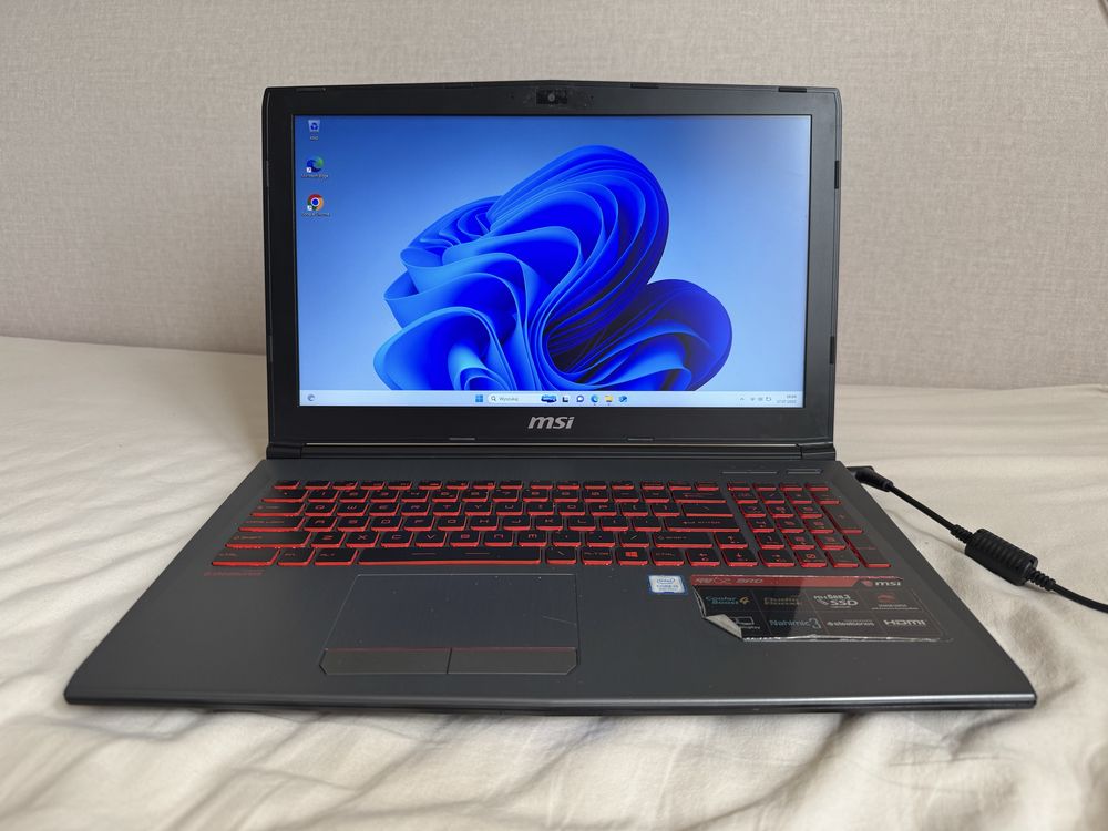 Laptop gamingowy MSI MS-16JF
