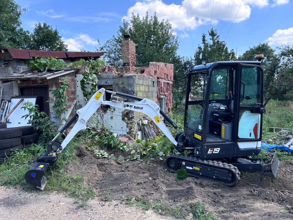 Wynajem Minikoparka Minikoparki Bobcat E19 Koparka z przyczepą w cenie