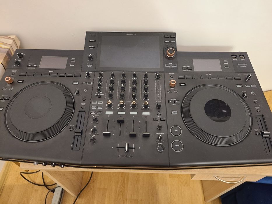Pioneer DJ Opus Quad konsola