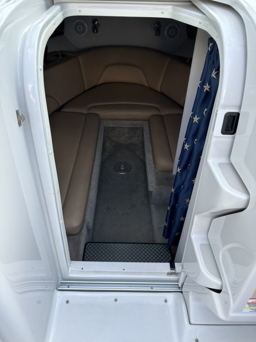 Катер Crownline SC 236