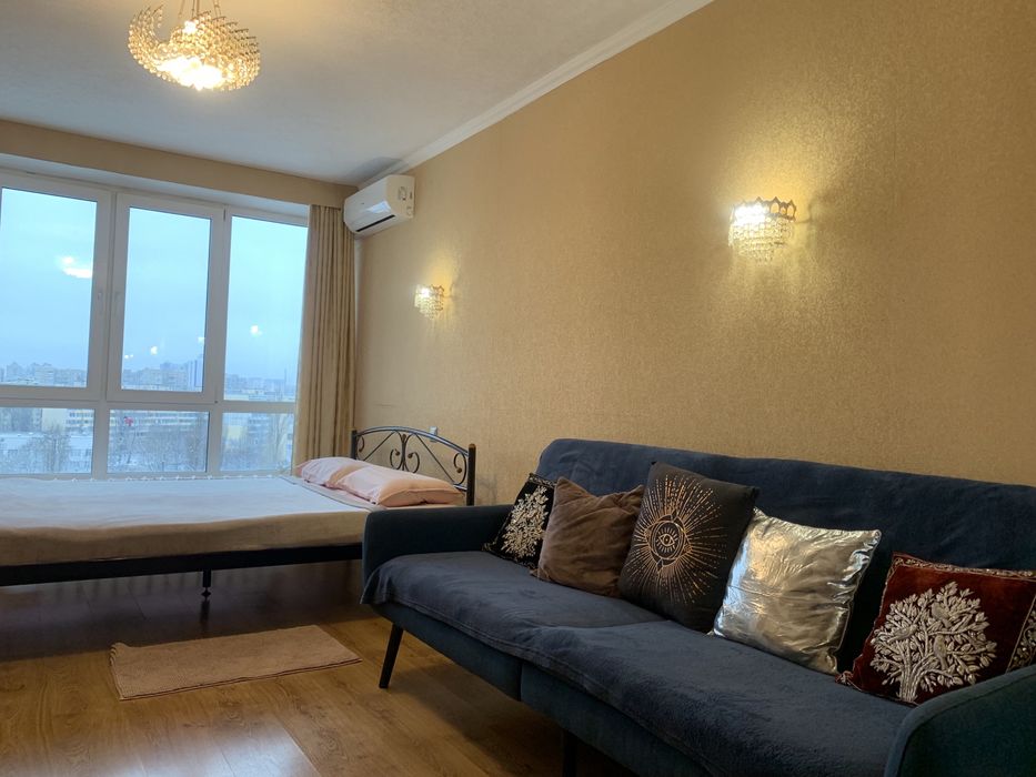 Видова затишна 1 к. Русанівка м. Лівобережна МВЦ Ентузіастів 13. 7 Видова затишна 1 к. Русанівка м. Лівобережна МВЦ Ентузіастів 13