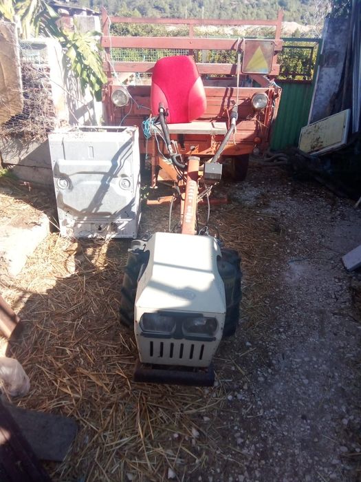 Vendo trator de varais