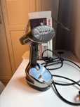 Parownica Tefal Access Steam Force – mocny steamer do ubrań
