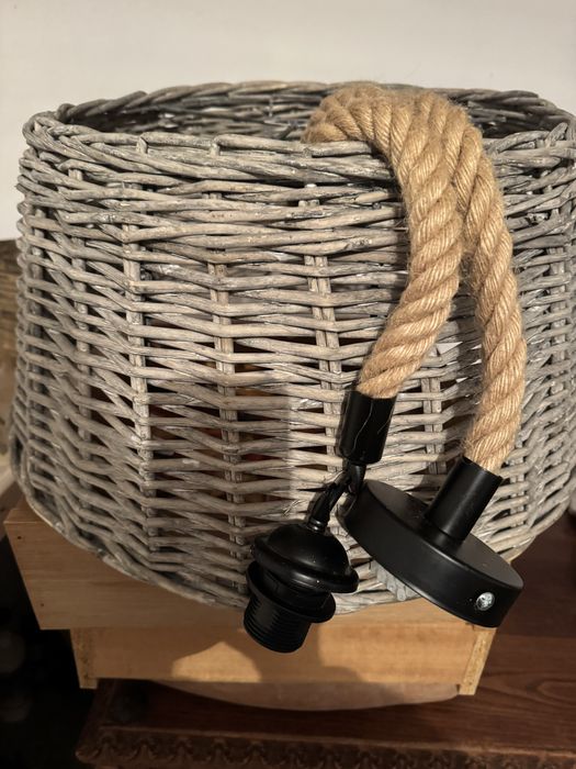 Candeeiro de teto em vime