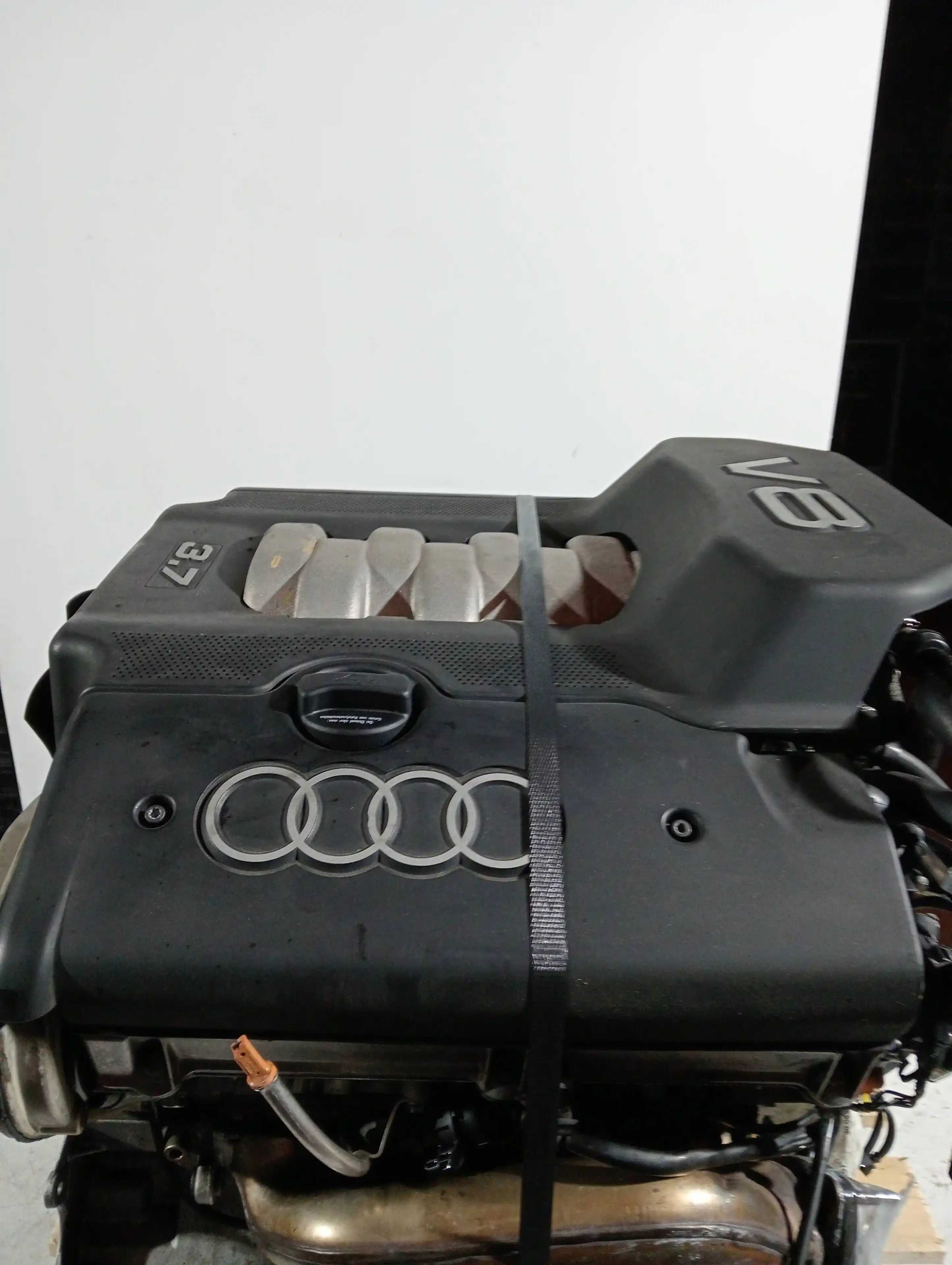 Motor Audi A8 3.7 V8 230 CV    AEW
