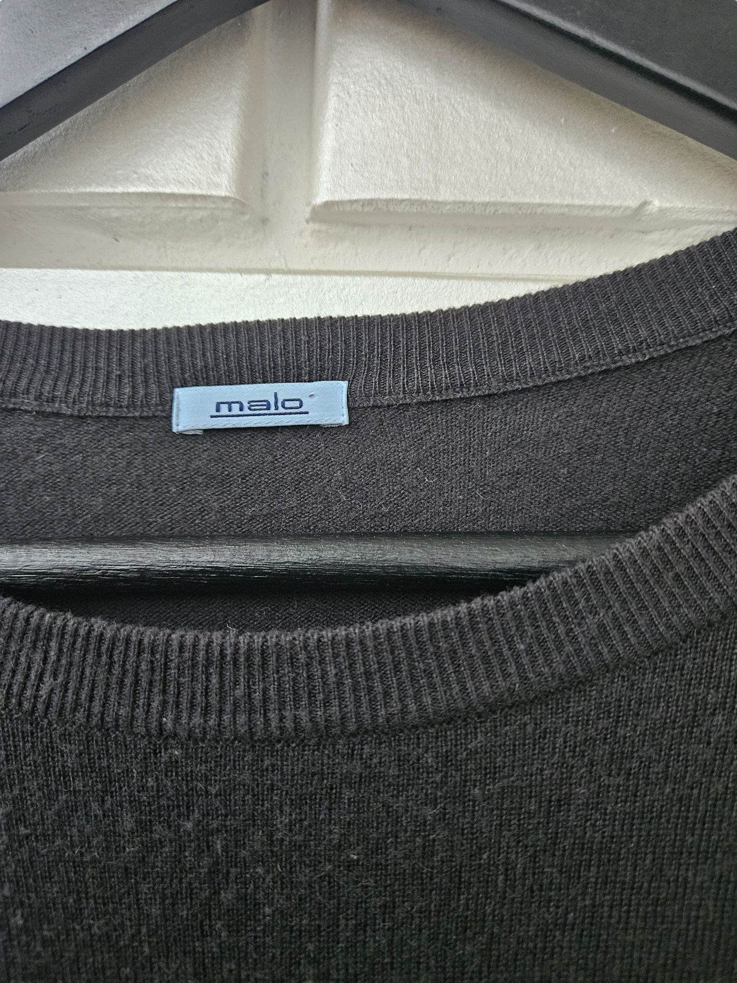 Продаю свитер Malo