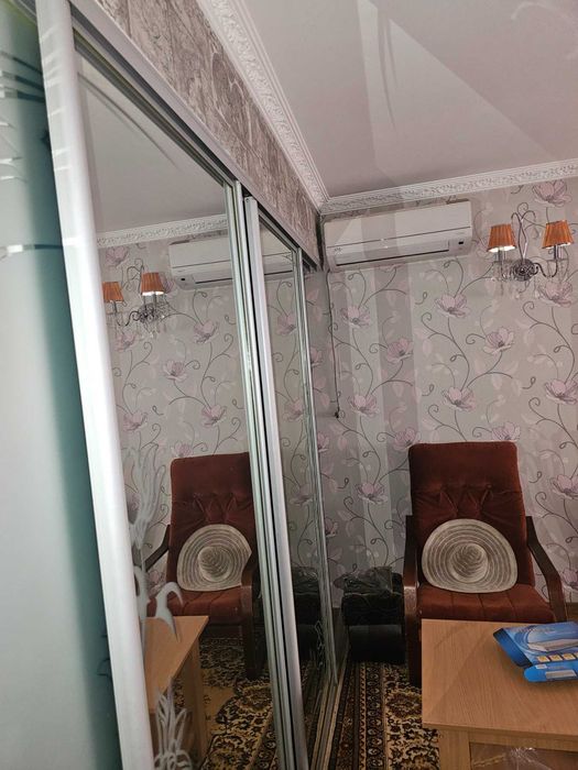 (13) Продам добротний компактний будинок у Великодолинському