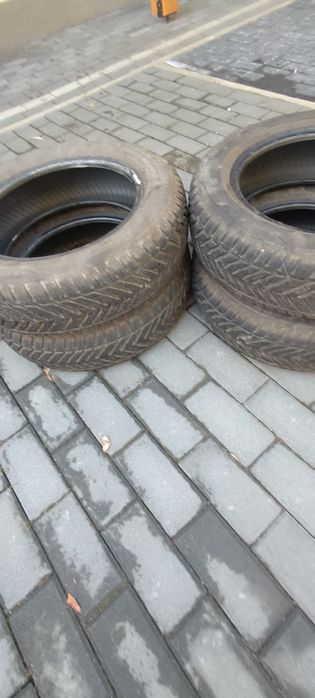 Komplet opon wielosezonowe
