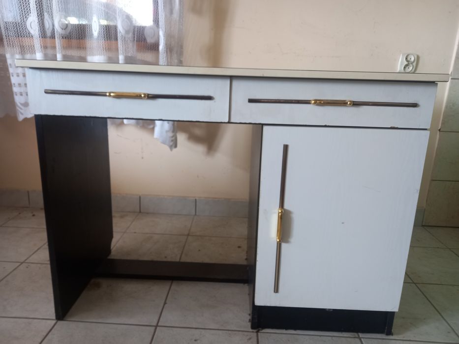 Meble i akcesoria meblowe