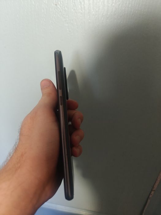 Продам смартфон Xiaomi Redmi note 8 pro 4/64 64mp камера