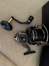 Carreto Daiwa Saltiga 8000 H Novo