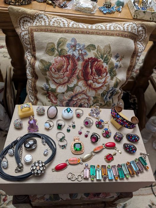 Броши,кольца ,колье ,браслеты.Янтарь.Винтажная бижутерия