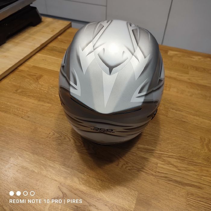 Capacete AGV Cinza – Muito Bom Estado – Com Saco de Transporte