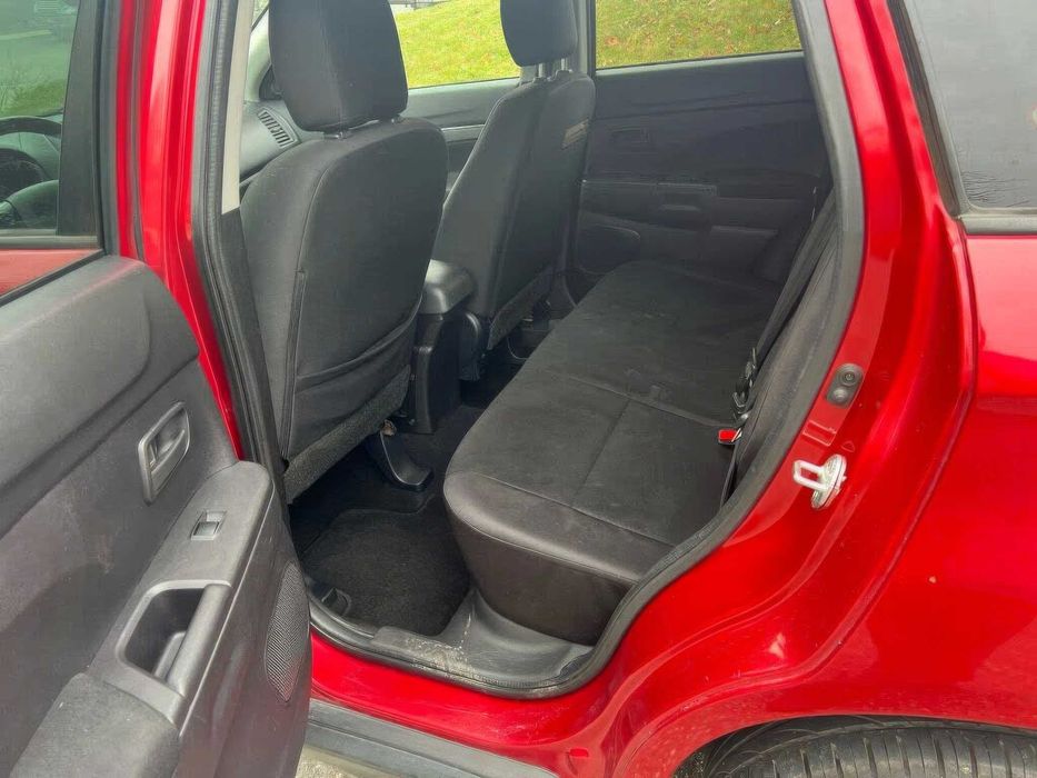 Mitsubishi Outlander Sport ES      2015