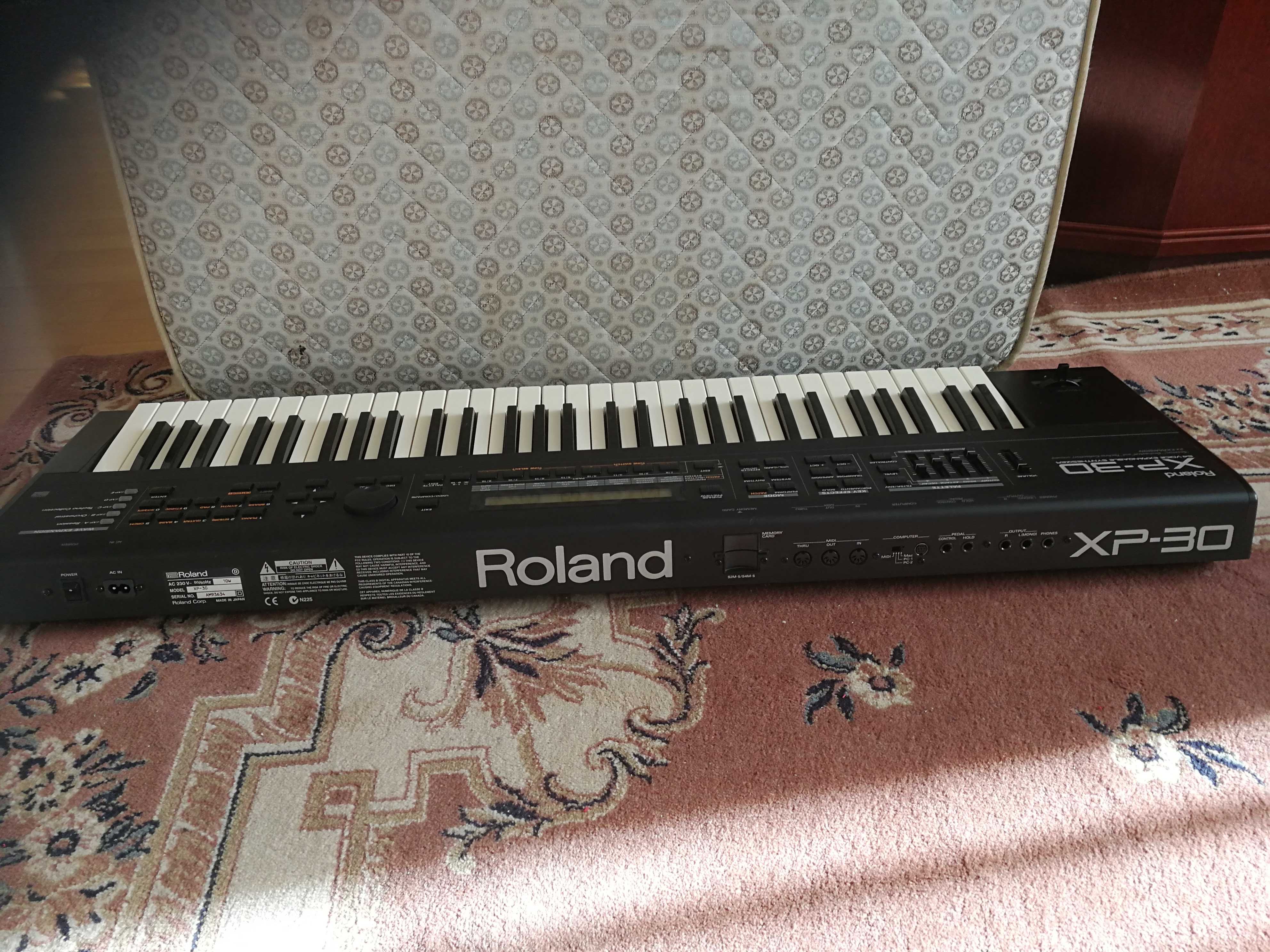 Roland XP-30 piękny stan, używany b. mało i tylko w domu jako hobby